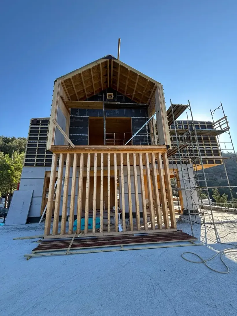 Деревянные конструкции - фундамент и каркас